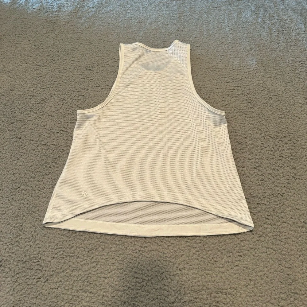 Lululemon Race Tank crop size 8 Color White